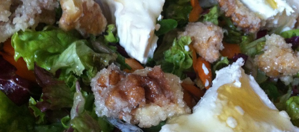Salade met geitenkaas en walnoten