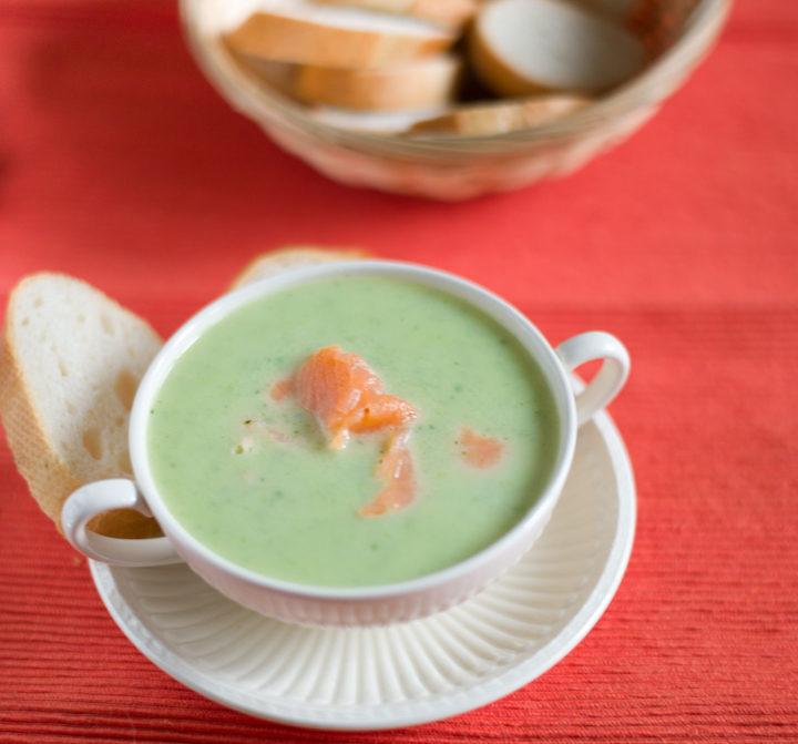 Courgettesoep met gerookte zalm