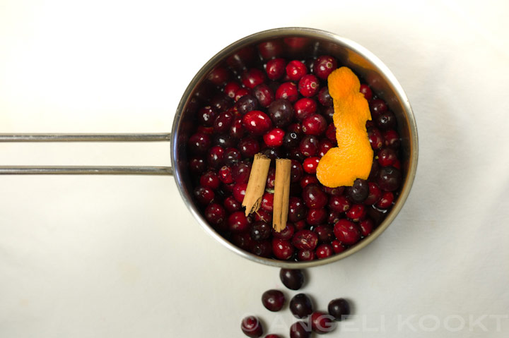 Cranberrycompote-make