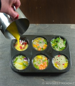 Frittata cupcakes vullen met ei