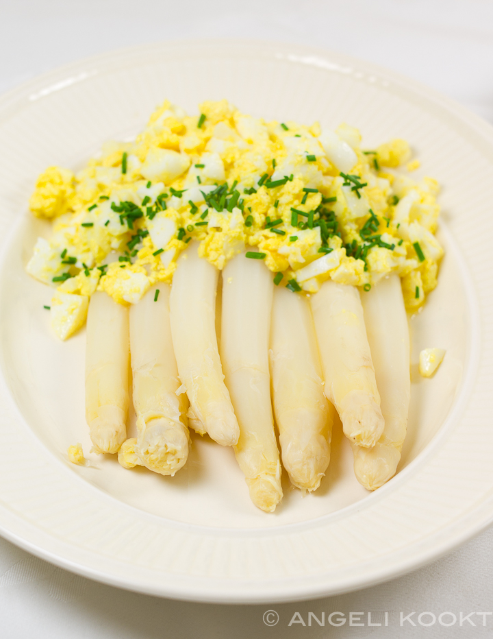 Asperges met eiersaus