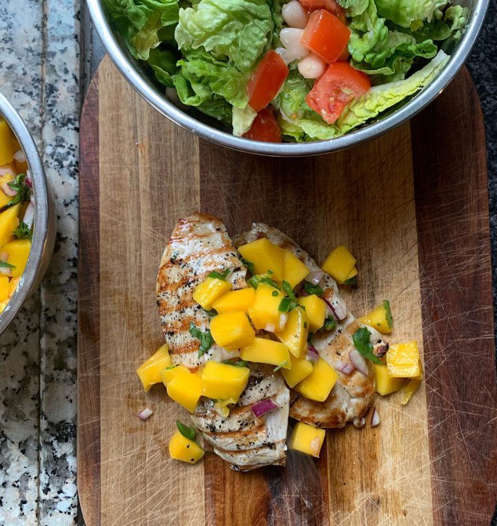 Gegrilde kip met mangosalsa