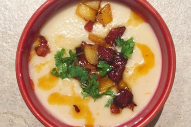 Knolselderijsoep met chorizo