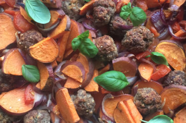 Zoete-aardappel-met-saliegehaktballetjes