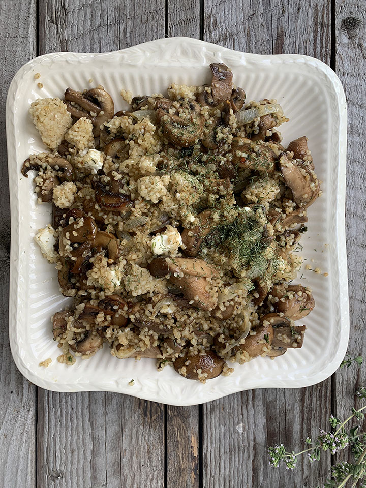 Bulgur met paddenstoelen en feta