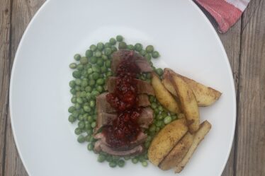 Eendenborstfilet-met-aalbessensaus