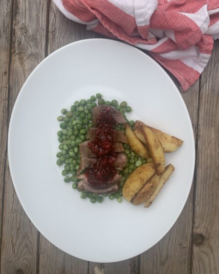 Eendenborstfilet-met-aalbessensaus
